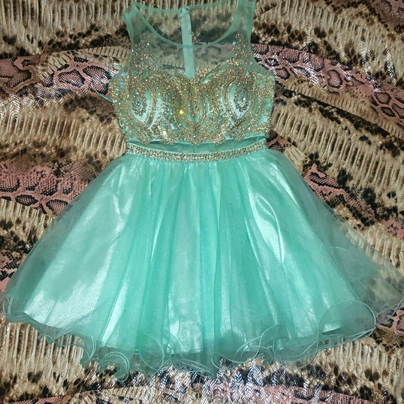 Mint green Dress / size S / brand  Dancing  queen USA. - Picture 6 of 9